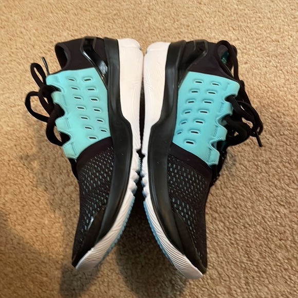 NWOT Under Armor Speedform Run Fast Charged sneakers - Picture 7 of 12